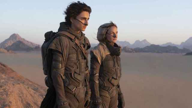 Escena de la nueva adaptación de Dune / WARNER BROS.