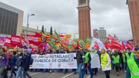 Llegada de los profesores a Montjuïc, los cuales ven insuficientes las medidas anunciadas por Cambray / CG