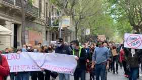 Manifestantes en la anterior concentración contra la gestión municipal de la alcaldesa Ada Colau / METRÓPOLI ABIERTA