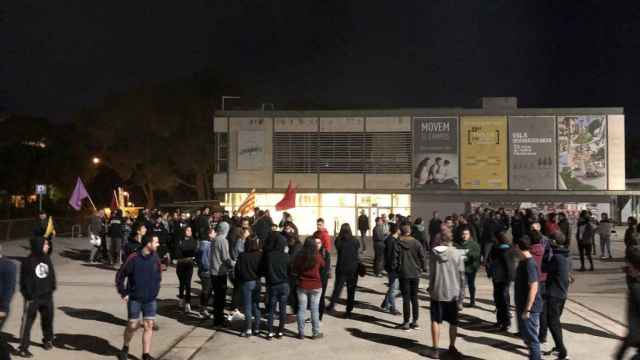 Imagen de los piquetes que se han producido esta madrugada en la Universitat Autonòma de Barcelona (UAB) / CG