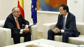 El presidente de PIMEC, Josep González, y el presidente del Gobierno, Mariano Rajoy, durante la reunión de este viernes