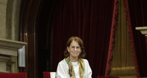 Esther Giménez-Salinas, en el pleno del Parlament para su nombramiento como nueva Síndica de Greuges / EFE - Quique García