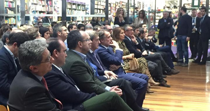 La primera fila de asistentes al acto de presentación del libro de José María Aznar /CG