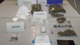 Droga incautada en el narcopiso desmantelado de L'Hospitalet de Llobregat / MOSSOS