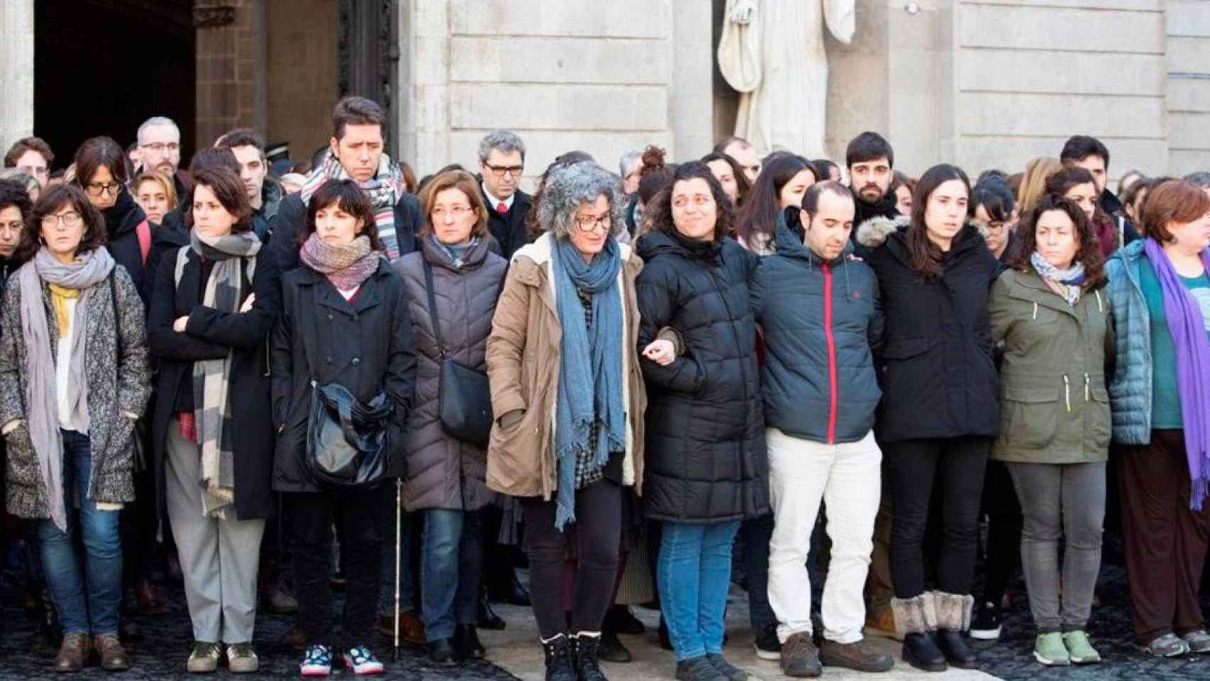 Minuto de silencio por David Caminada, trabajador del Ayuntamiento de Barcelona a quien mató, presuntamente, John Musetescu en Ciutat Vella / EFE