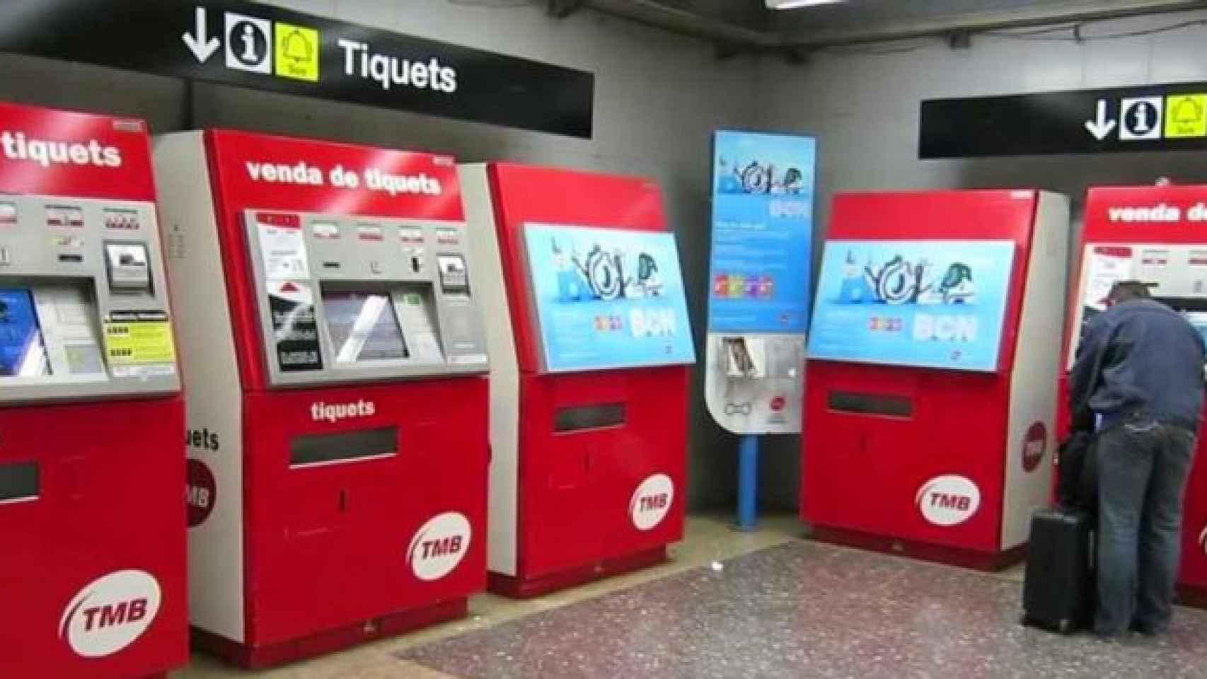 Máquinas de venta de billetes en el metro de Barcelona / CG