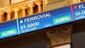 Paneles de la Bolsa de Madrid que reflejan la cotización de Ferrovial / EP