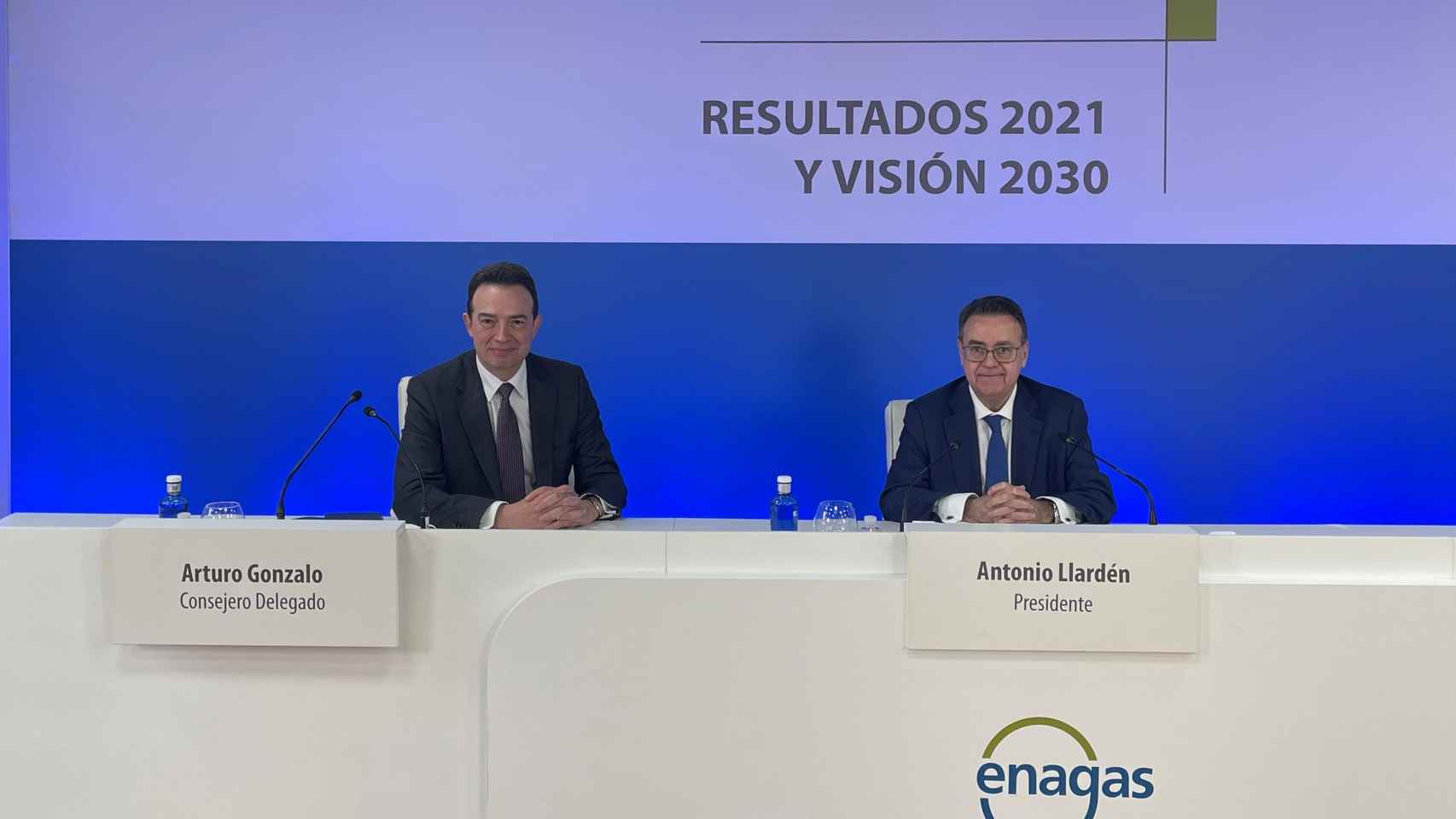 El nuevo consejero delegado de Enagás, Arturo Gonzalo (izq.), y el presidente, Antonio Llardén / ENAGÁS