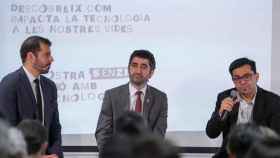 Esteban Redolfi, Jordi Puigneró y Gerardo Pisarello durante la presentación de la Mobile Week 2019 / AJUNTAMENT