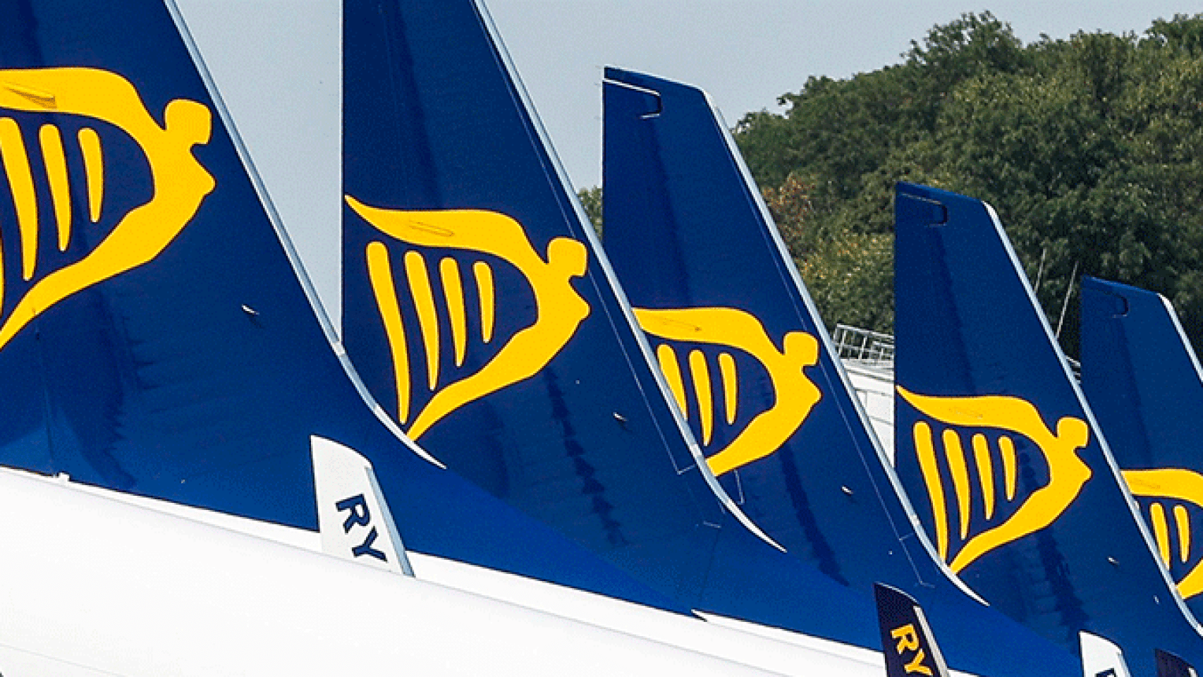 Varios pilotos de Ryanair en una imagen de archivo / EFE