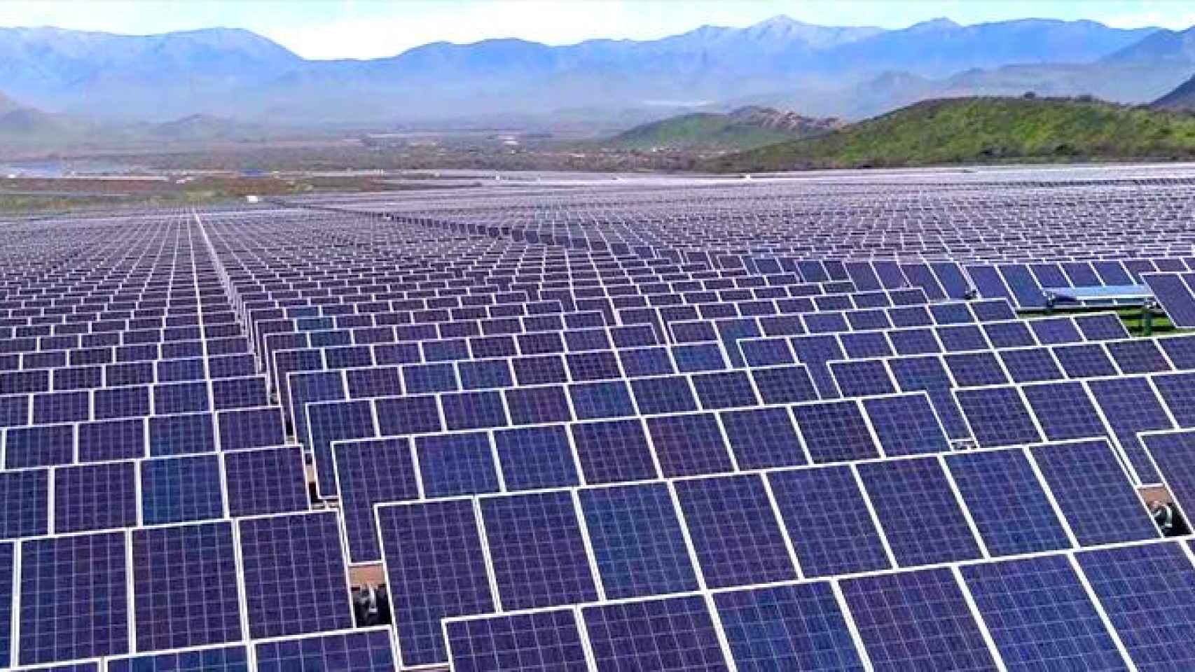 Imagen de un planta solar fotovoltaica, Timarrayan Fotovoltaica es una de las empresas catalanas que emigran a Madrid / EFE