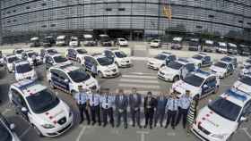Los Mossos d'Esquadra reciben nuevos vehículos de la marca Seat en su sede central, en Sabadell y Terrassa