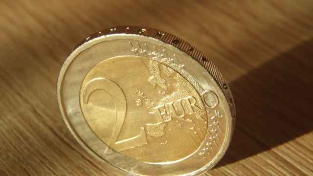 Una moneda de dos euros / PIXABAY