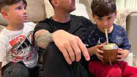 Messi, compartiendo con sus hijos en su casa en París / Redes