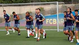 La pantilla del Barça en un entrenamiento / EFE