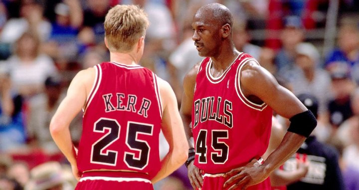Steve Kerr y Michael Jordan en un partido / EFE