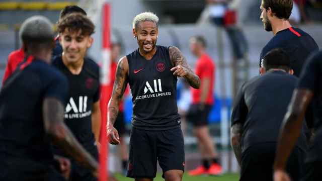 Neymar en un entrenamiento del PSG durante la pretemporada / EFE