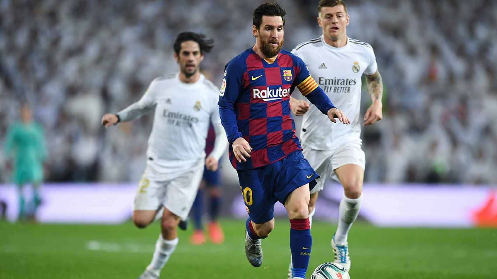 Leo Messi, en un partido contra el Real Madrid | EFE