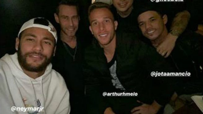 Neymar con Arthur Melo en Barcelona / Instagram
