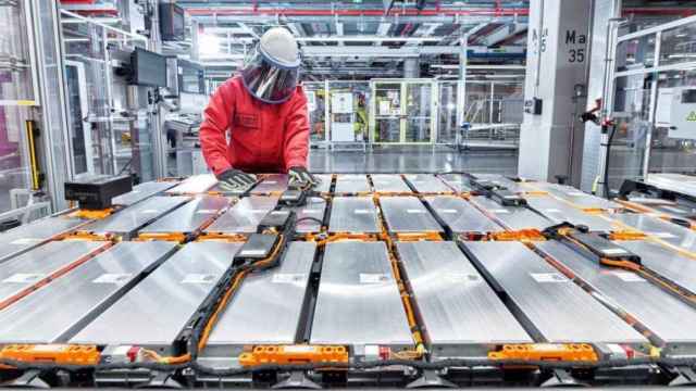 Montaje de baterías para la producción del Audi e tron en Bruselas / AUDI