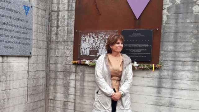 Imagen de la ministra de Justicia, Dolores Delgado, el sábado en el antiguo campo de concentración nazi de Gusen (Austria)  / EFE