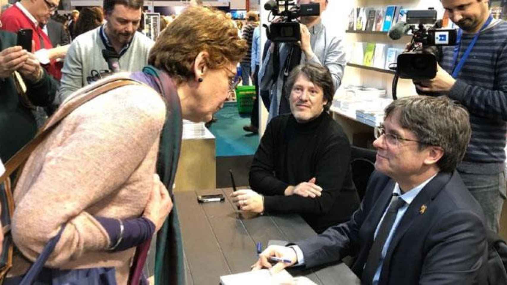 Carles Puigdemont ha contestado a Antoni Tajani desde la Feria del Libro de Bruselas / TWITTER