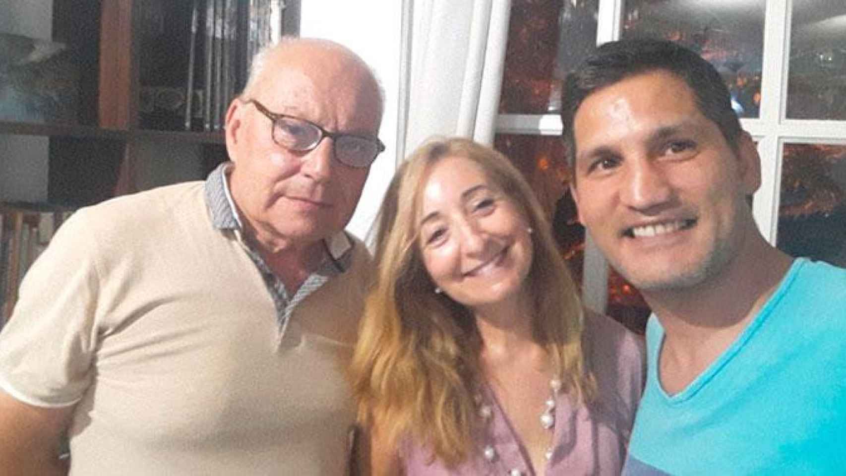 El 'sintecho' catalán Ricard junto a Eva y al activista rumano Lagarder Danciu / TWITTER