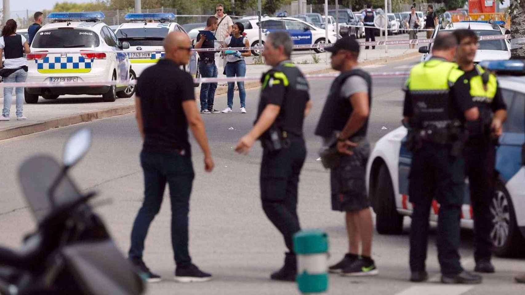 Escena posterior al tiroteo que segó la vida de un sargento en Gavà (Barcelona) en 2017 / EFE