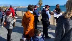 Los Mossos multan a un grupo de negacionistas en Barcelona / CG
