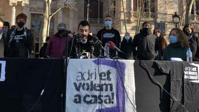 Adrià Carrasco comparece ante el TSJC después de regresar a Cataluña / ET VOLEM A CASA
