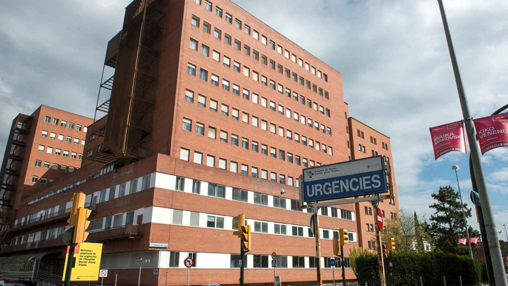 La fachada de entrada a las urgencias del Hospital Josep Trueta de Girona / EP