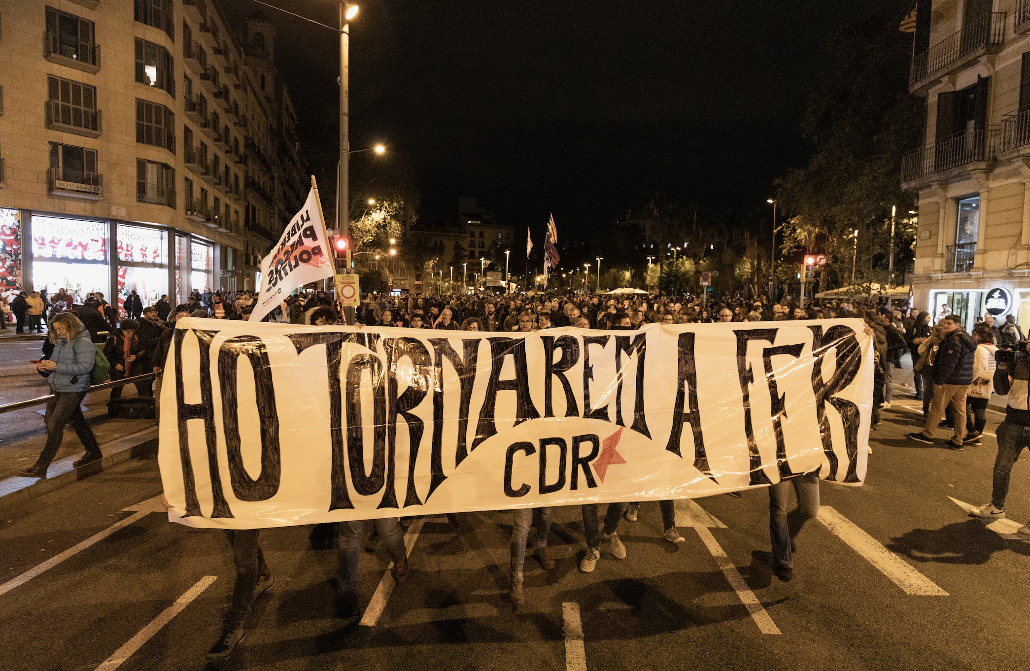 Protesta de centenares de CDR en el centro de Barcelona / CDR