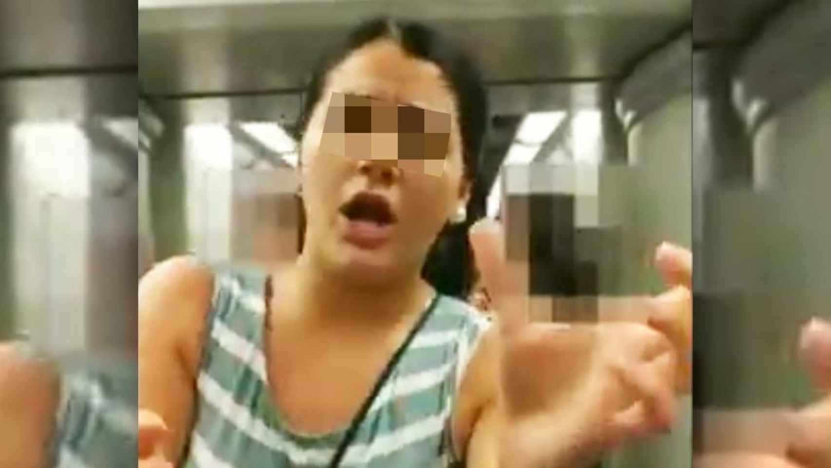 Imagen de la presunta agresión homófoba en el Metro de Barcelona / CG