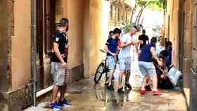 Imagen del robo a dos turistas japoneses en Barcelona / CG