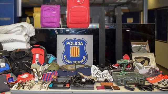 Parte del botín de la banda de ladrones que cayó tras embestir un coche de Mossos / MOSSOS D'ESQUADRA