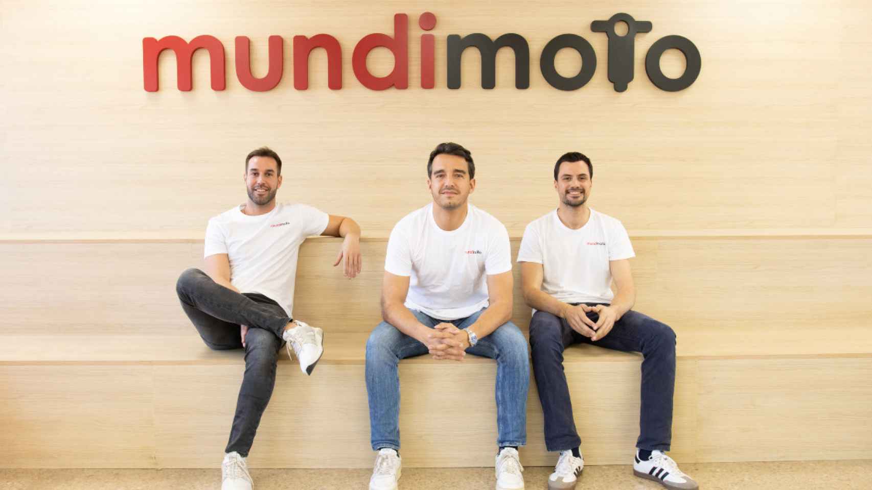 De izquierda a derecha: Alberto Fossas, Josep Talavera y Alex Lopera, fundadores de Mundimoto