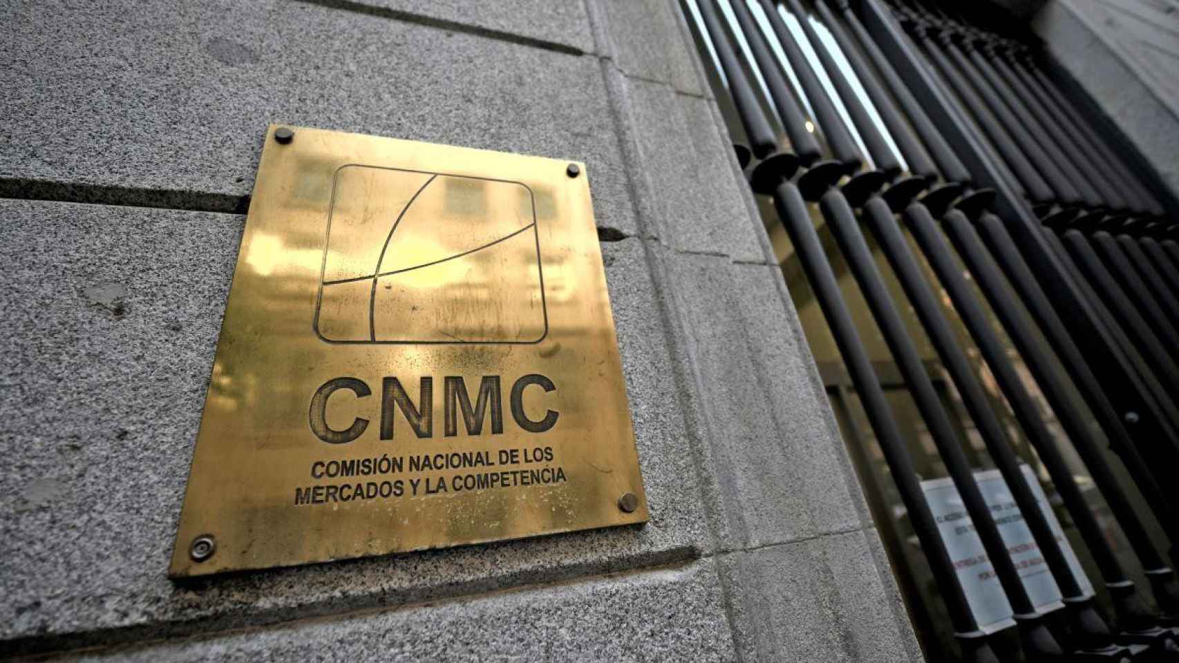 Placa identificativa de la sede de la Comisión Nacional de los Mercados y la Competencia en Madrid / EP
