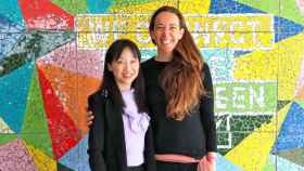 Luz Ma Chen (i), responsable de Chint Energy en España, junto a Carlota Pi, cofundadora y presidenta ejecutiva de HolaLuz / CG