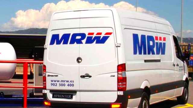 Furgoneta de la mensajería MRW / MRW