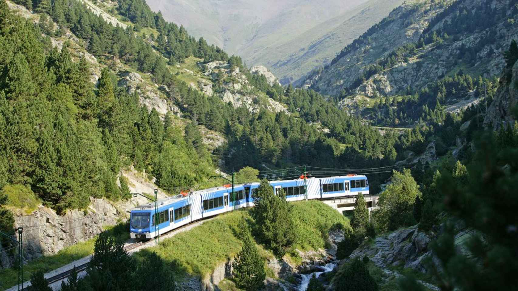 Tren cremallera del Valle del Núria / VALLE DEL NÚRIA