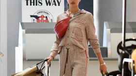 Irina Shayk se pasea por el Aeropuerto de Miami en pijama / Twitter