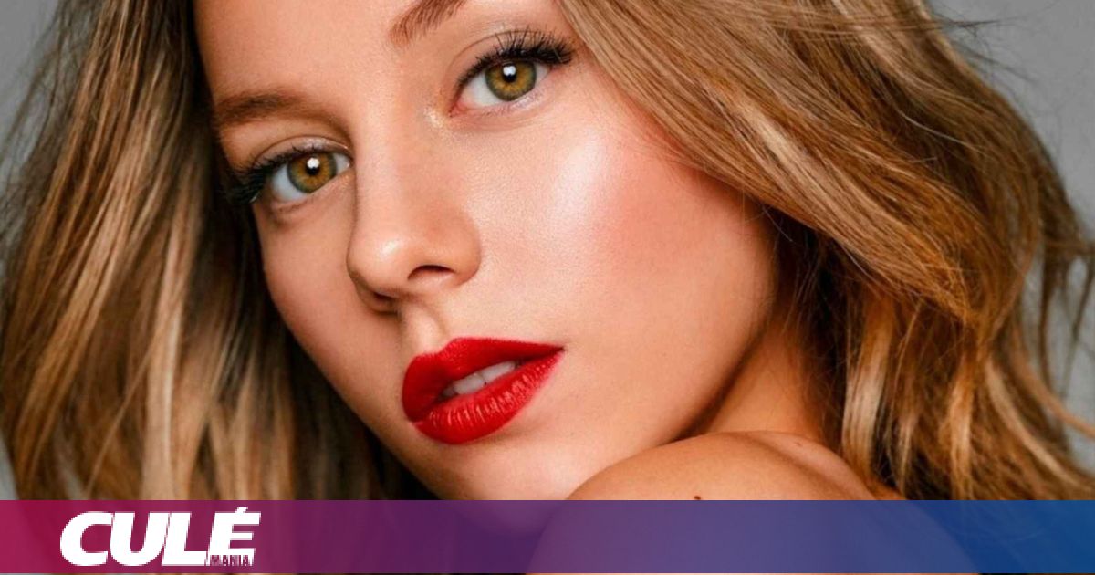 Ester Expósito Descubre Su Cuerpo Desnudo Frente Al Espejo 