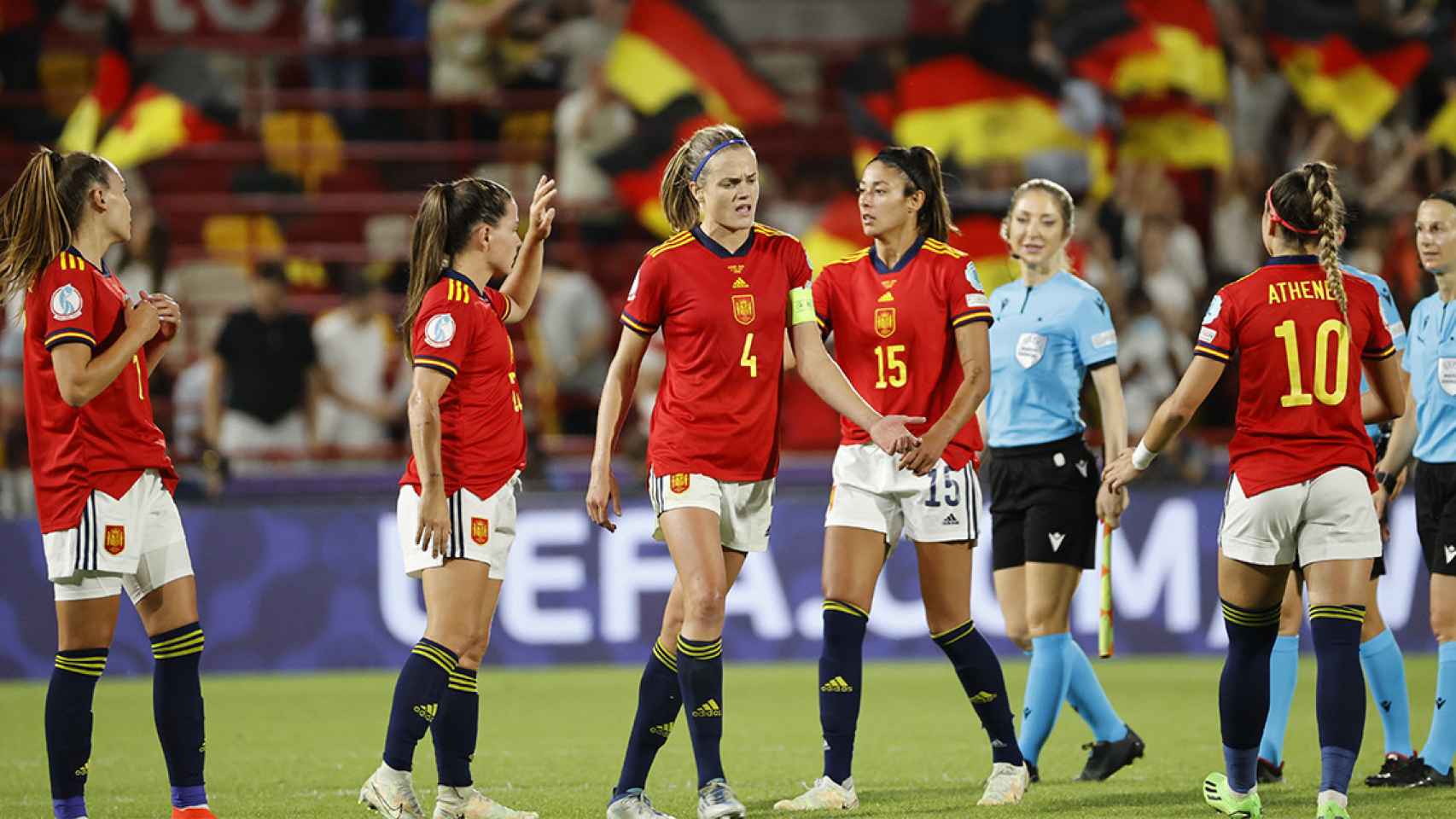 La frustración de las jugadoras de la selección de España, tras caer ante Alemania / EFE
