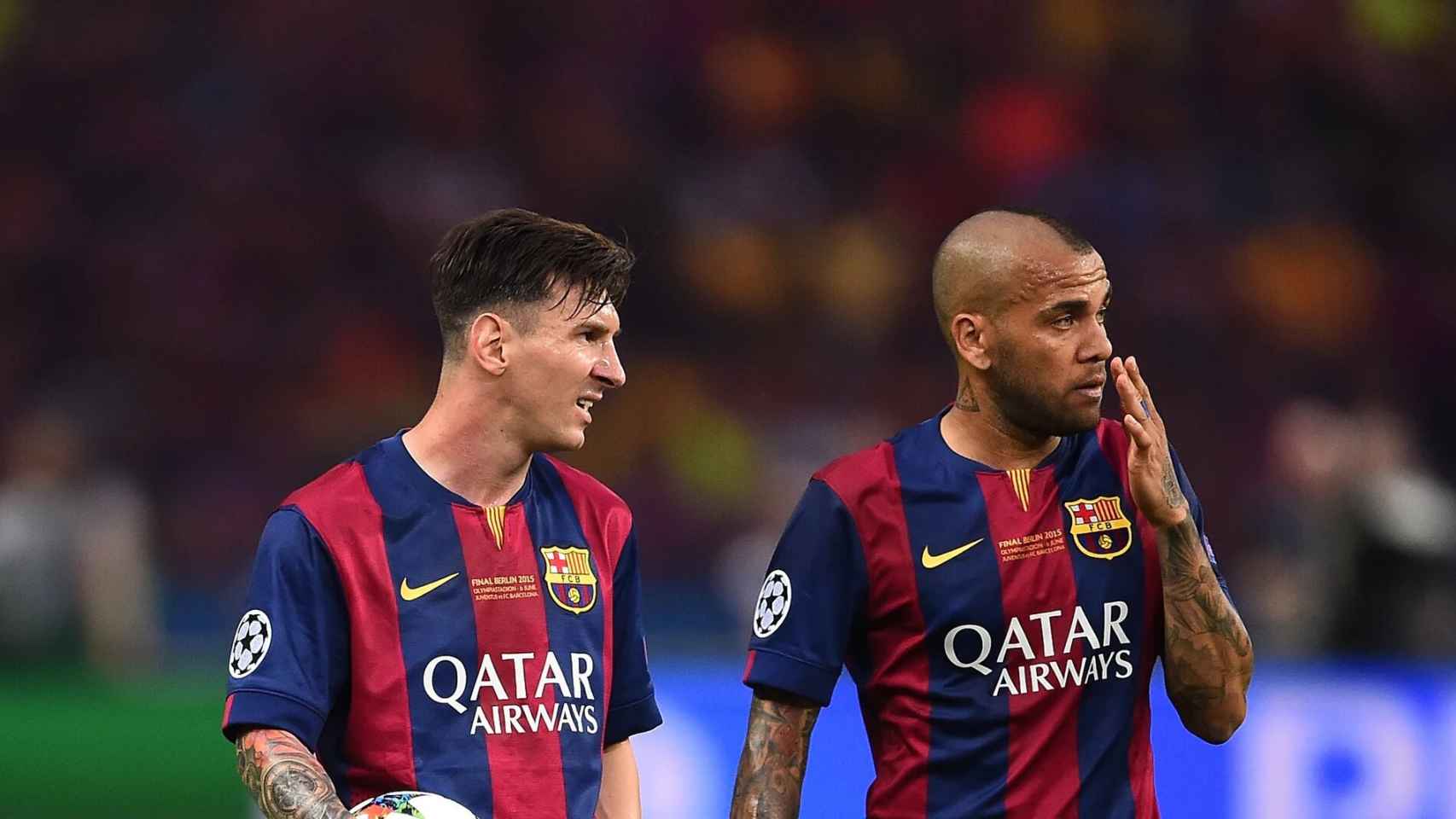 Leo Messi y Dani Alves, con el Barça, en la temporada 2014-15, la del triplete de Luis Enrique / FCB