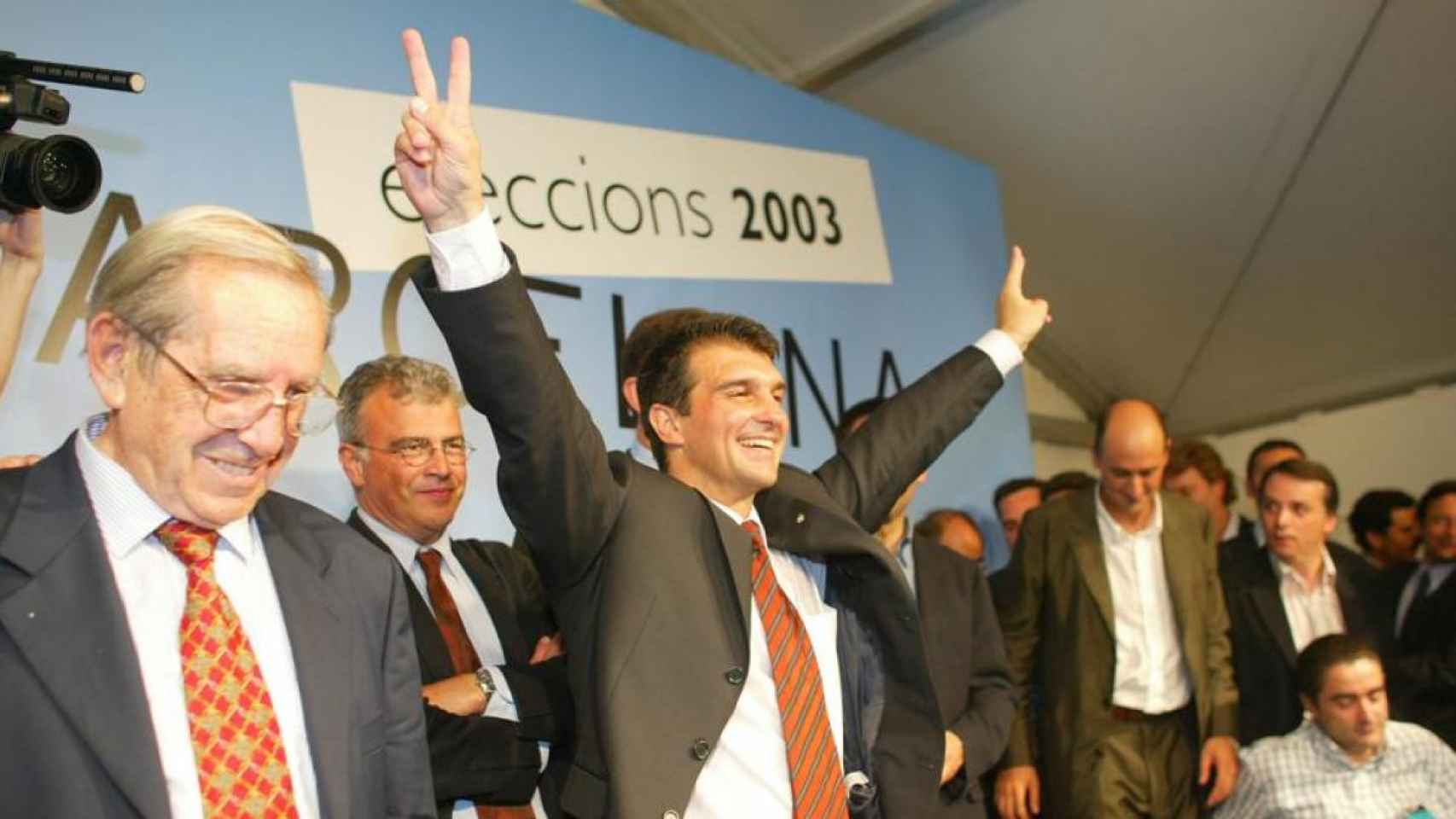 Joan Laporta, eufórico, tras ganar las elecciones de 2003 / EFE