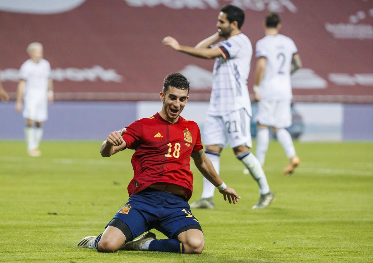 Ferrán Torres, celebrando uno de sus goles con España / EFE