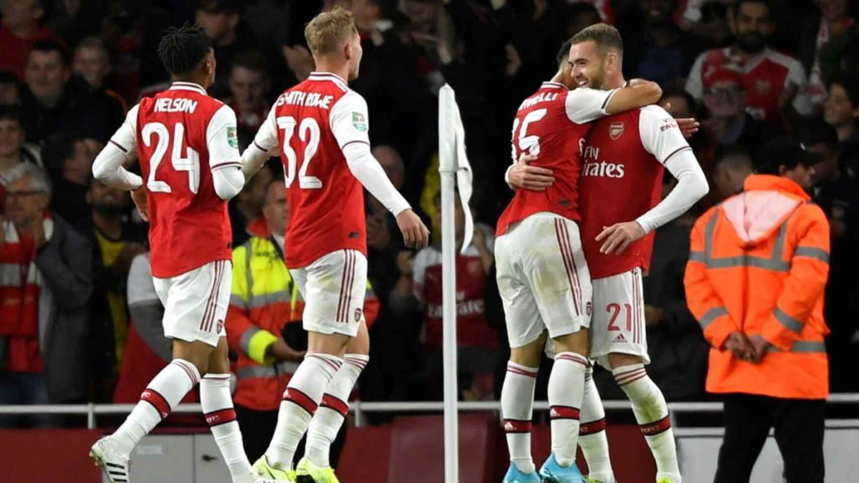 Martinelli celebrando un gol con sus compañeros del Arsenal / EFE
