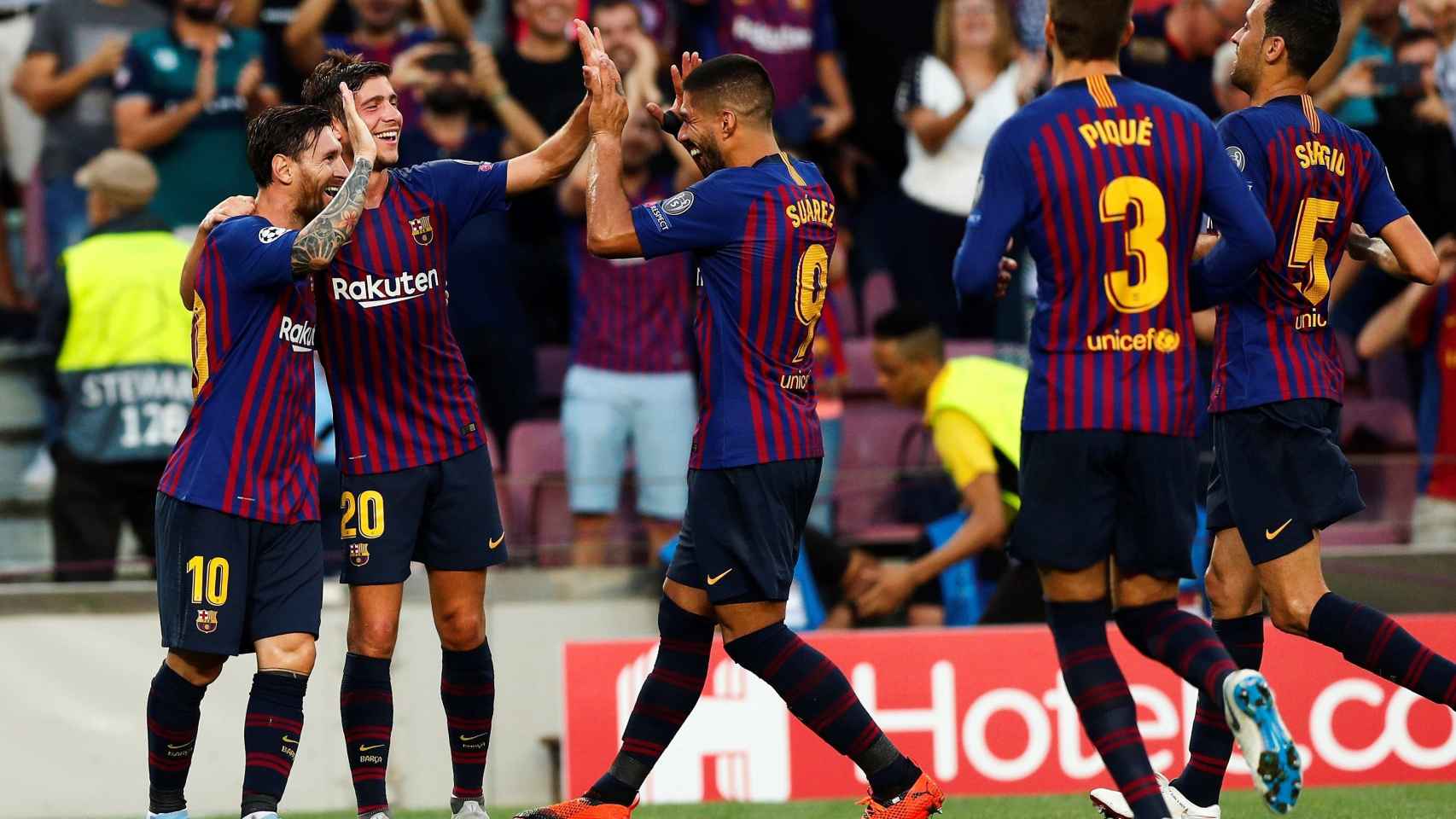 Una foto de los jugadores del Barça celebrando el primer gol frente al PSV / EFE