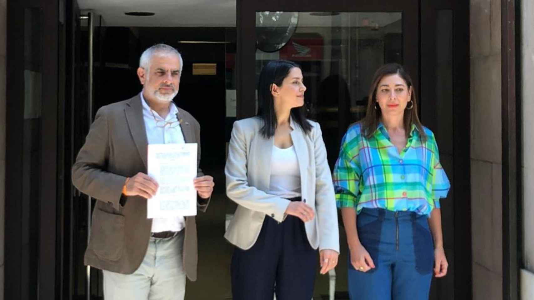 Carlos Carrizosa, Inés Arrimadas y Luz Guilarte, que califican a Cambray de matón / EP