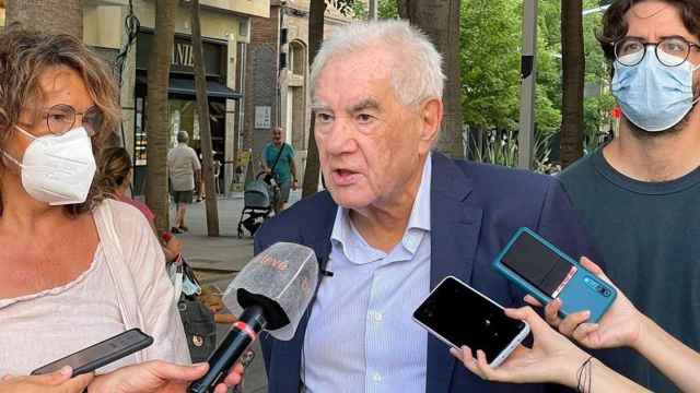 Ernest Maragall declara su desconformidad ante la actuación de Ada Colau en la gestión del puerta a puerta / EP